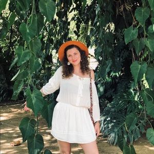 Meet your Posher, Hilary